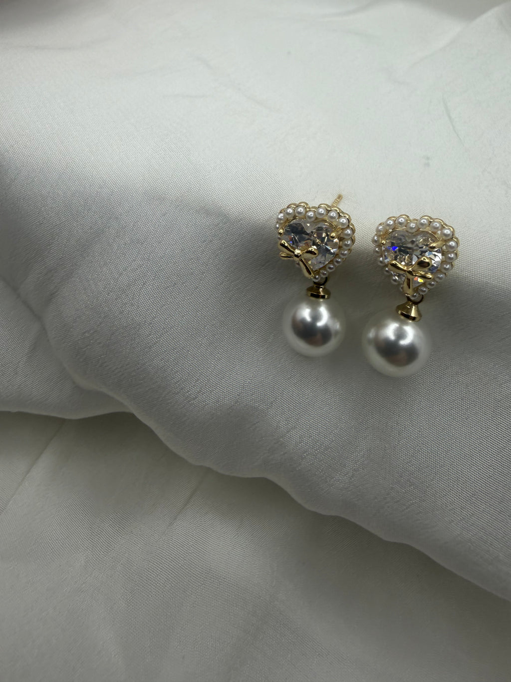 Cupid Bow Heart Earrings – Pearl Drop